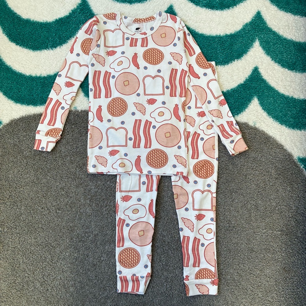 Monica + Andy Long Sleeve Breakfast Pajamas (Off White/Peach) Size 6/7, fits 4/5